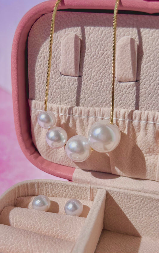 COLLAR Y ARETES PERLA