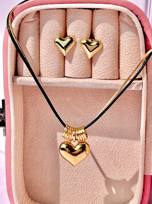 COLLAR Y ARETE CORAZÓN