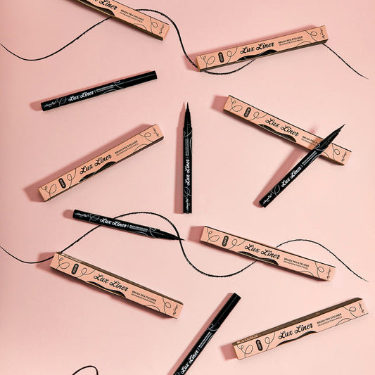 LUX LINER PLUMON DELINEADOR DE OJOS AMOR US