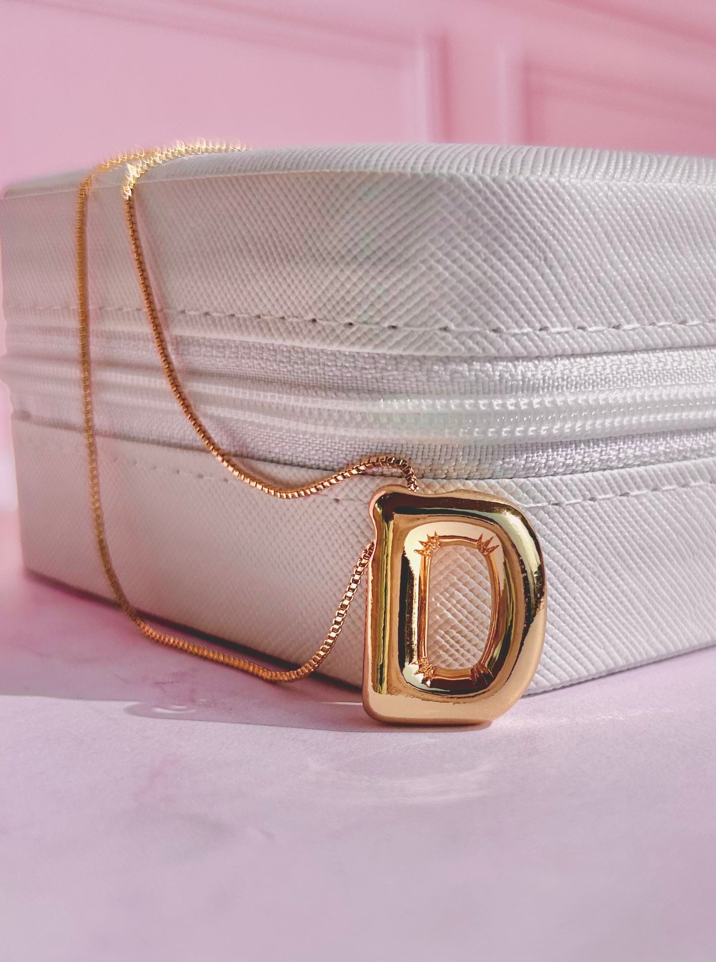 COLLAR CON INICIAL
